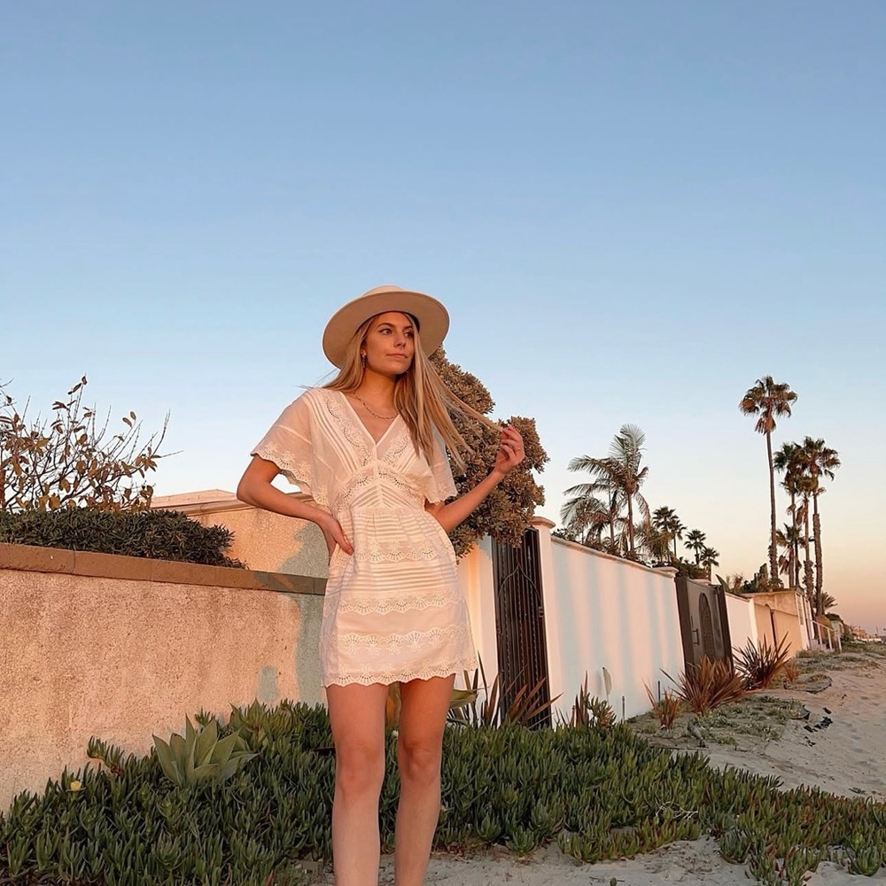 Elegant Cream Lace Dress